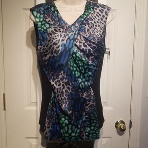 Vince Camuto twist top
